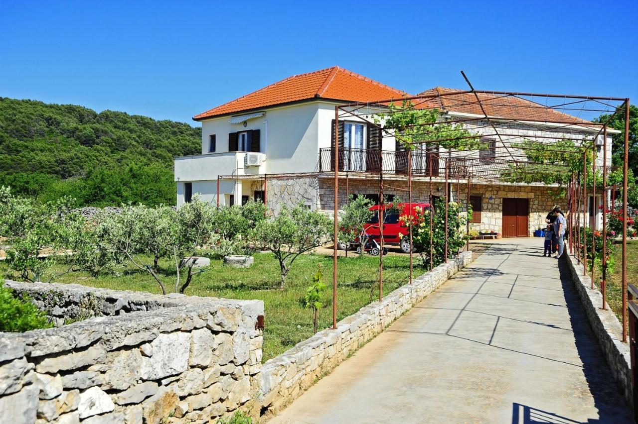 Apartments With A Parking Space Gornje Selo, Solta - 15545 Grohote 외부 사진