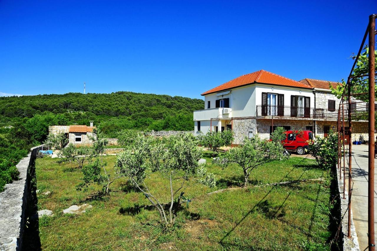 Apartments With A Parking Space Gornje Selo, Solta - 15545 Grohote 외부 사진