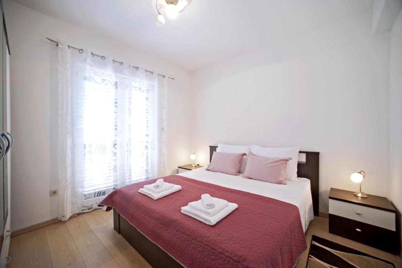 Apartments With A Parking Space Gornje Selo, Solta - 15545 Grohote 외부 사진